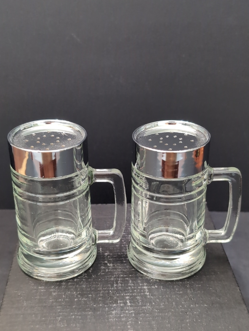 VGT 1980s Clear Glass Salt and Pepper Shaker Mugs with Silver Lids - Set of 2